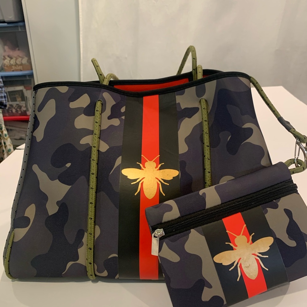 Camouflage Bee Print Tote with Zip Pouch - Navy & Olive